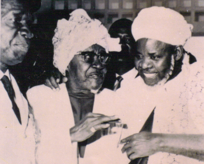 Les relations entre Baye Niass et la famille de Serigne Touba